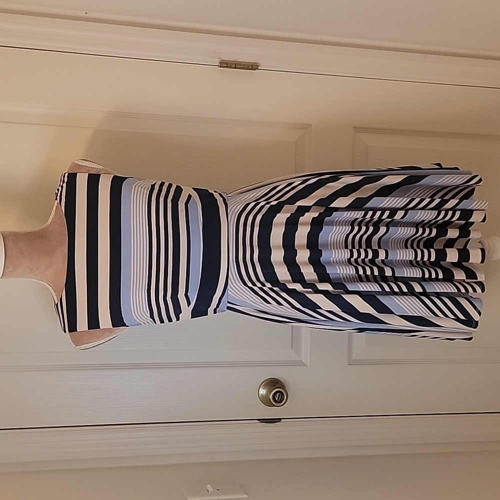 Donna Morgan Blue Striped Dress Size 4 NWOT.  Excellent Condition